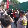 Kapolsek Pasar Kemis Pimpin Pengamanan UNRAS Karyawan PT Shyang Fung Tian