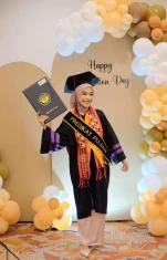 Lulus Magister Berpredikat Cumlaude, Anitia Fadhila Bumay Harumkan Nama Lampung Utara