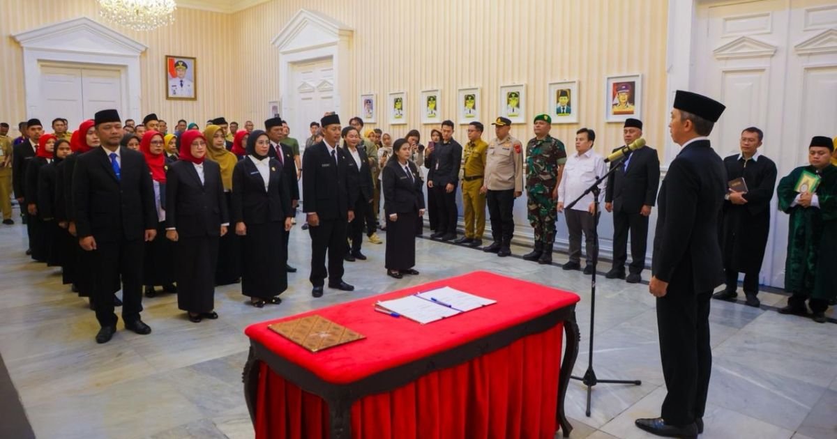 Perkuat Layanan Publik dan Pendidikan, Dedie Rachim Lantik 26 Pejabat