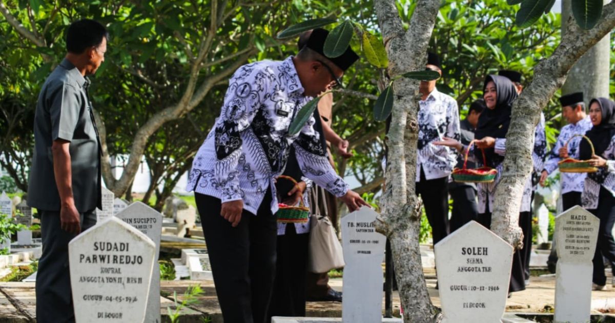 Denny Mulyadi Ajak Guru Kenang Jasa para Pahlawan Bidang Pendidikan