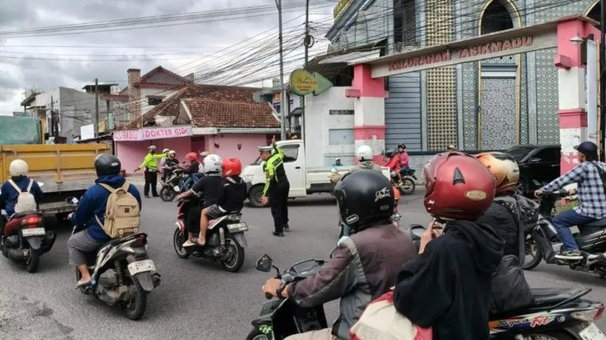 Libur Imlek 2026: 214 Ribu Kendaraan Padati Ruas Tol Pandaan-Malang