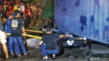 Kecelakaan Tragis di Karawang: Satu Keluarga Tewas Tertimpa Truk Trailer