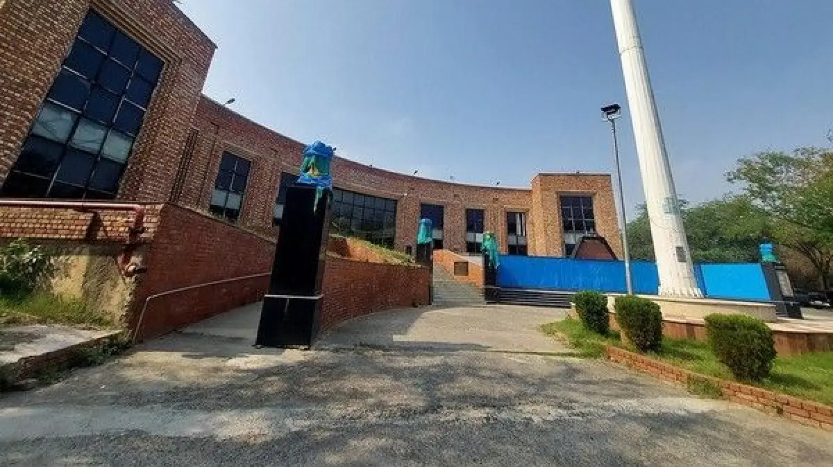 Mengintip Kesejahteraan Fantastis Profesor JNU India yang Bikin Iri