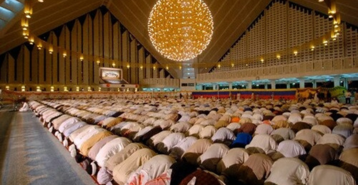 Raih Ampunan Dosa: Panduan Lengkap Niat dan Tata Cara Tarawih yang Benar