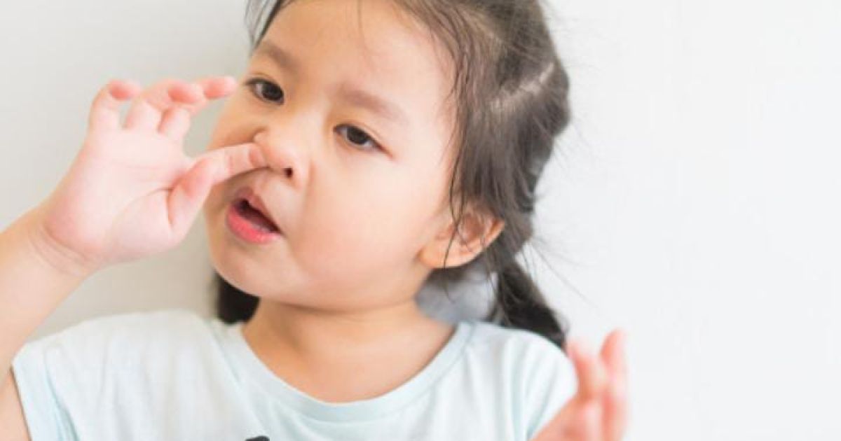 Ilustrasi ngupil saat puasa (Foto: Freepik)