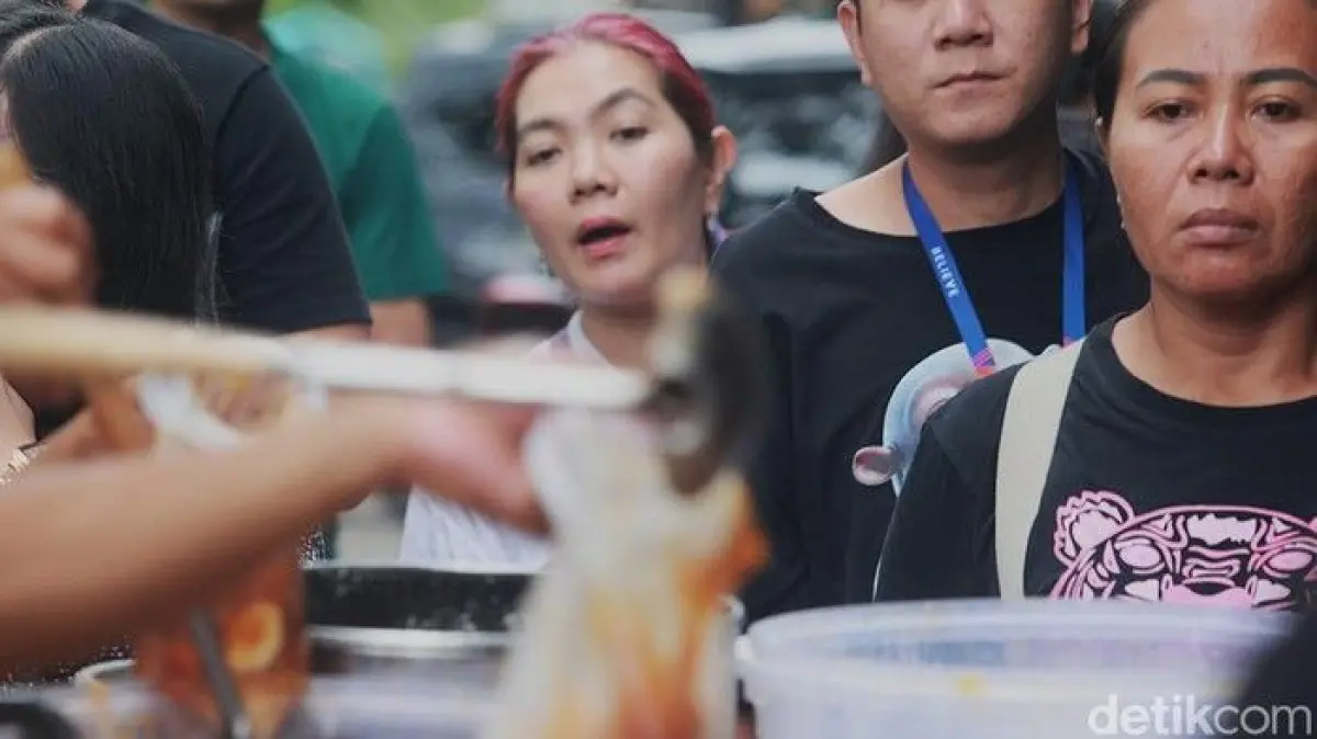 Ludes 400 Porsi Sebelum Magrib, Rahasia Kolak Rp20 Ribu di Mangga Besar