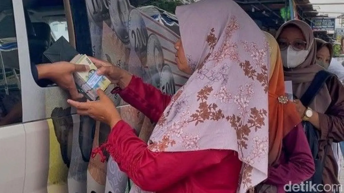 Warga Yogyakarta 'War' Kuota Penukaran Uang Baru Lebaran 2026 di Hari Pertama