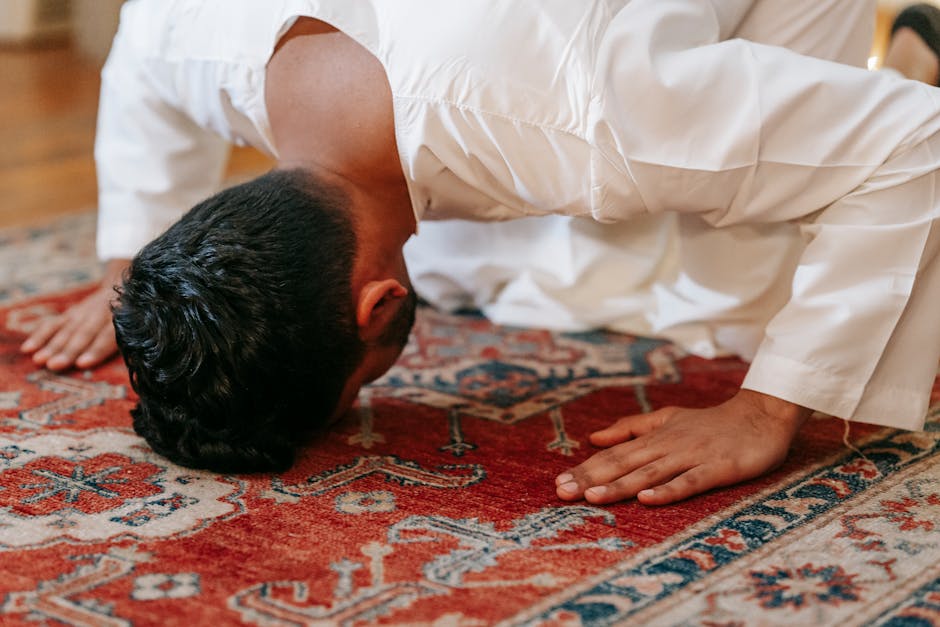 Manifestasi Teologis dan Metafisika Doa: Analisis Mendalam Waktu-Waktu Mustajab dalam Tradisi Hadits Nabawi