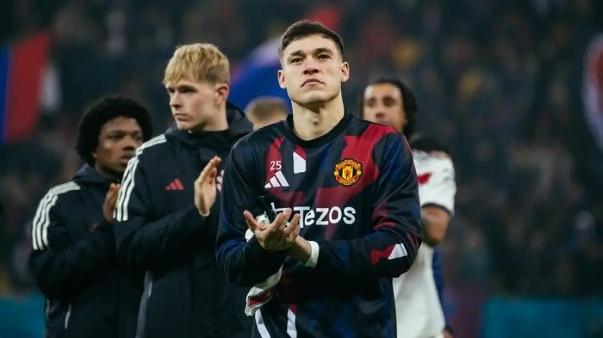 Ugarte Terpinggirkan dari Skuad Utama MU, Michael Carrick Ungkap Alasannya