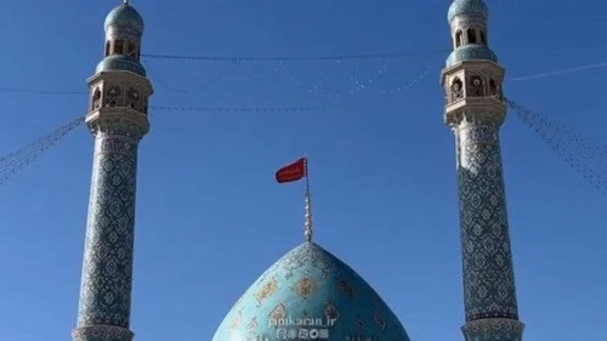 Kematian Khamenei Picu Amarah, Iran Kibarkan Simbol Perang Lawan AS-Israel