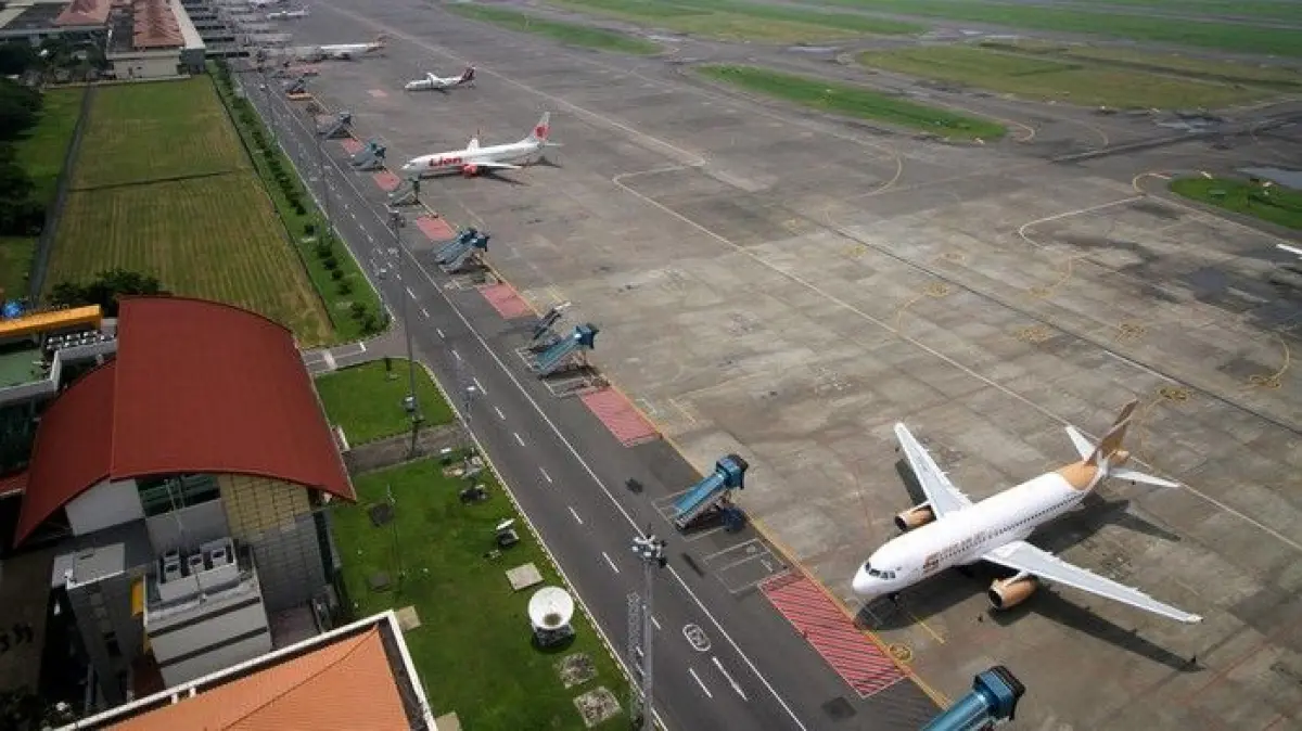 Ruang Udara Timur Tengah Ditutup, Penerbangan Umrah dari Juanda Tetap Aman