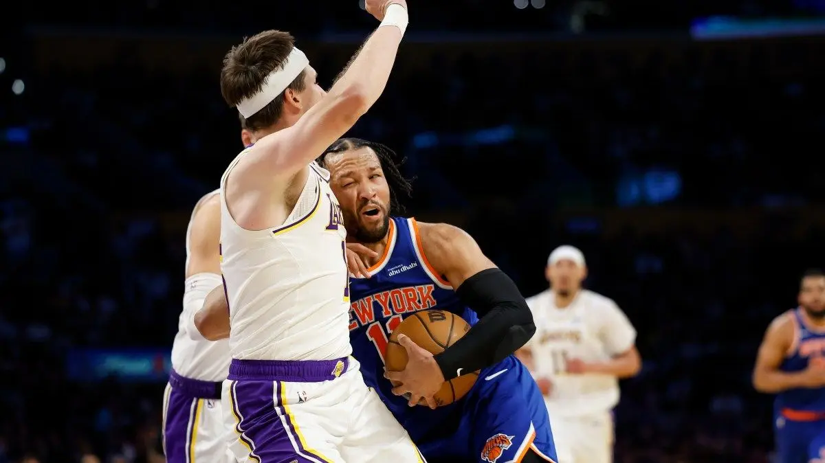 Tanpa LeBron James, Lakers Taklukkan Knicks Berkat Duel Maut Doncic dan Reaves