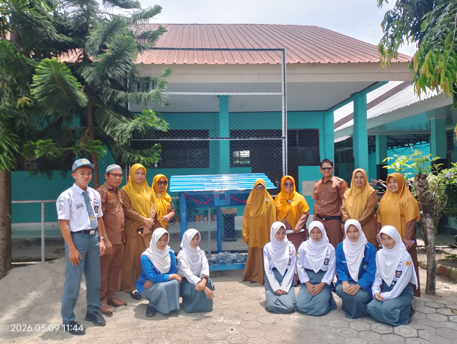 Revolusi Sampah Plastik di Pinrang: SMAN 8 Dirikan Bank Sampah untuk Edukasi Lingkungan Berbasis Nilai