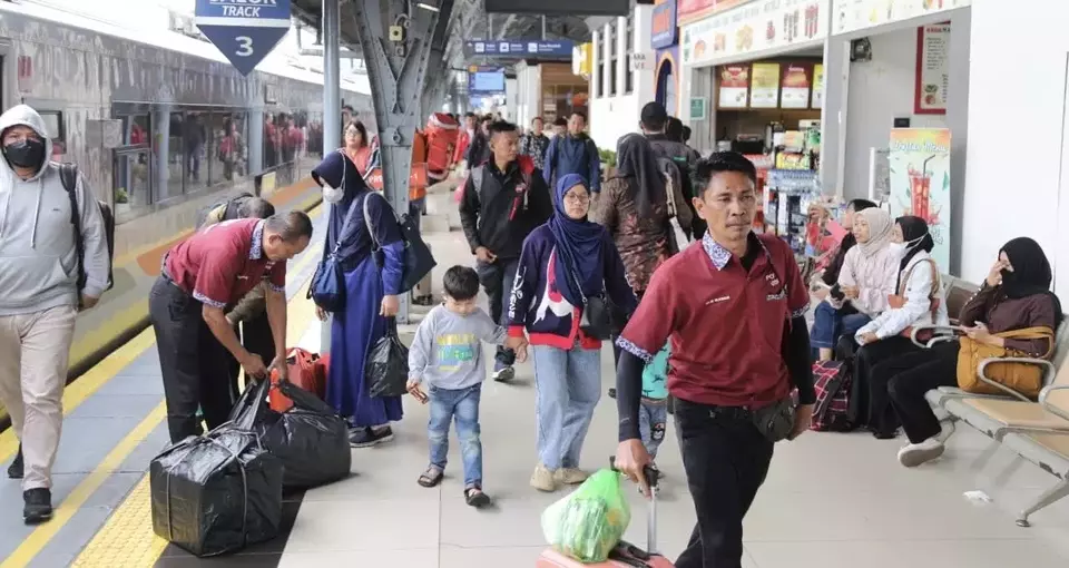 Tiket Kereta Lebaran 2026 Jakarta Hampir Ludes, Ini Strategi KAI Daop 1 Pantau Permintaan