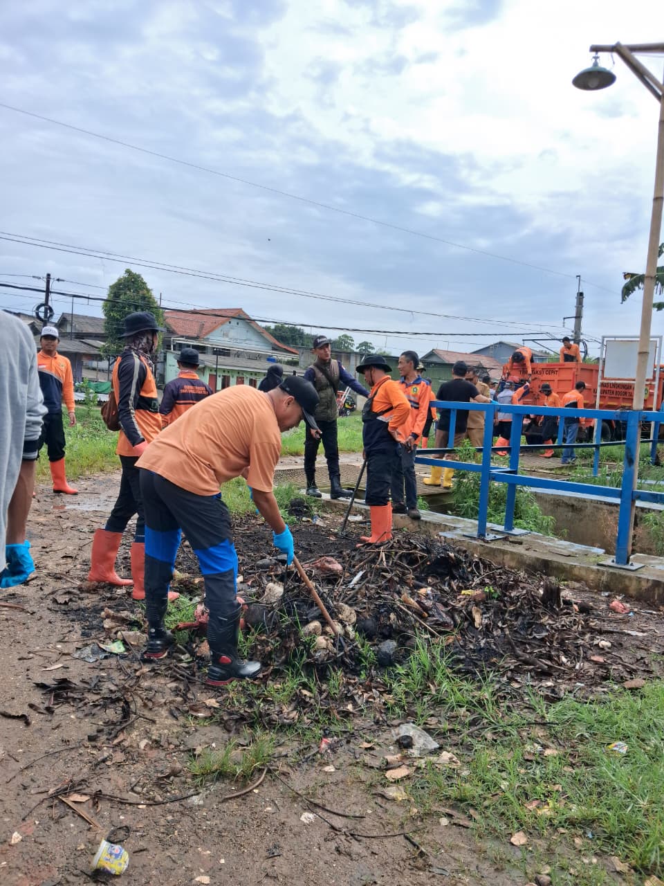 Pemkab Bogor Maksimalkan Bantuan Desa untuk Atasi Sampah Liar. Foto : bogorplus.id