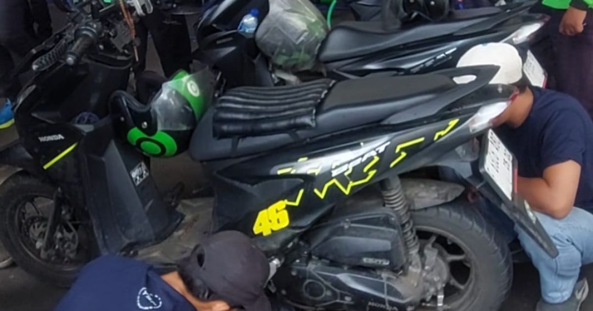 Layanan ganti oli dan kampas rem bagi ojol di Kota Bogor. Foto: Bogorplus.id