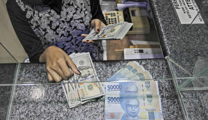 Mengintip Nasib Rupiah di Tengah Badai Global: Ancaman Psikologis Rp17.000 Menanti