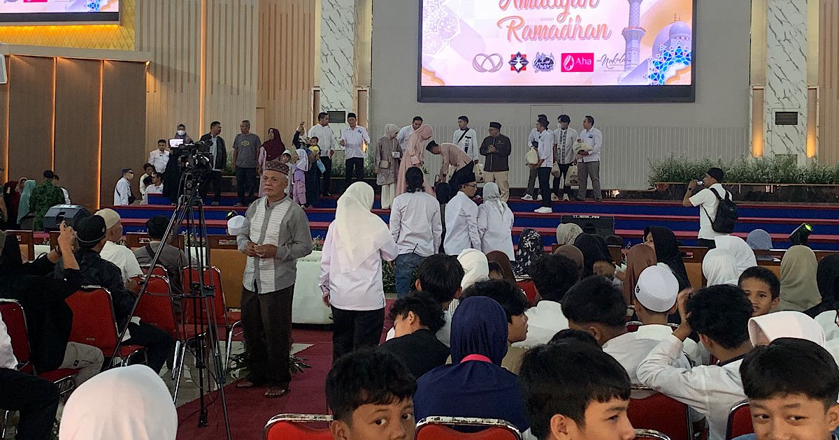Yayasan Doa Yatim (YDY) kembali menunjukkan komitmen sosialnya melalui gelaran Amaliyah Ramadhan ke-23 yang berlangsung di Gedung Graha Widya Wisuda (GWW) IPB, Bogor, Minggu (15/3/2026) sore. Dalam acara tersebut, sebanyak 1.000 paket santunan disalurkan kepada anak yatim dan 650 paket bagi kaum dhuafa.