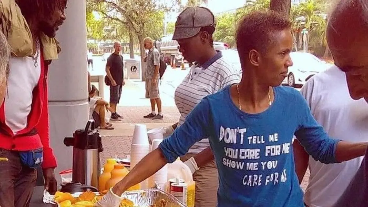 Pelayan Restoran di Florida Sumbang 270 Ribu Porsi Makanan untuk Komunitas Tunawisma