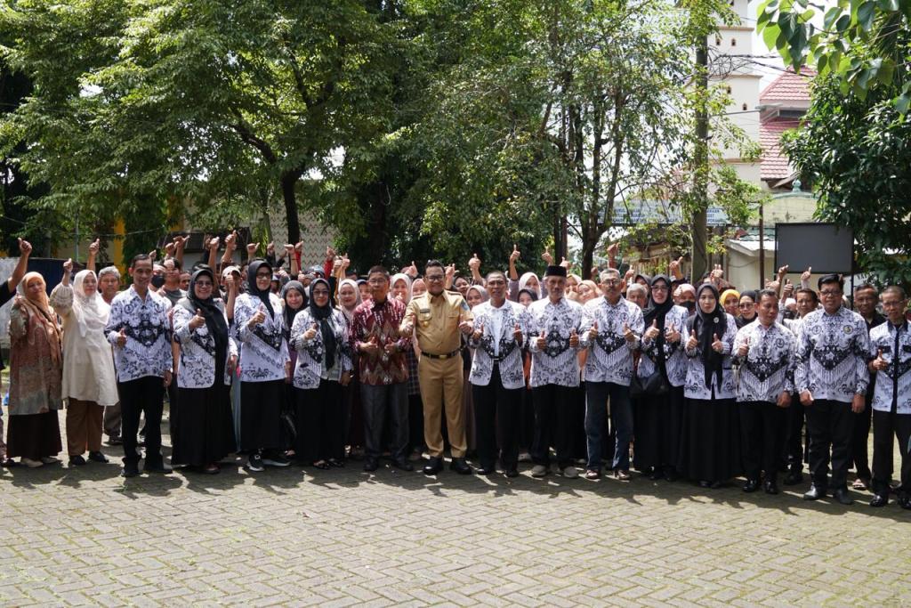 PGRI Gowa Prioritaskan Kesejahteraan Guru Non-ASN Melalui Program Berbagi Jelang Ramadan