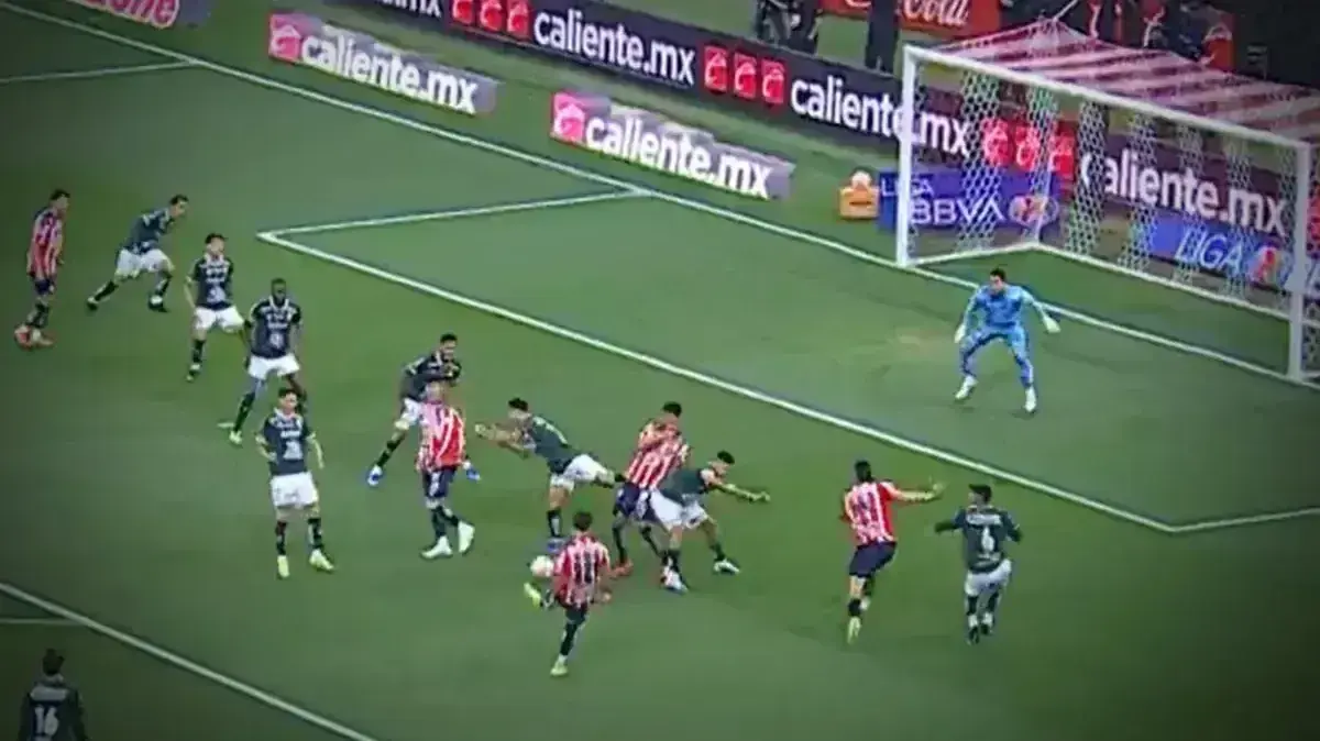 Kejutan Gol Tunggal Sandoval Dorong Chivas Guadalajara ke Puncak Klasemen Liga MX