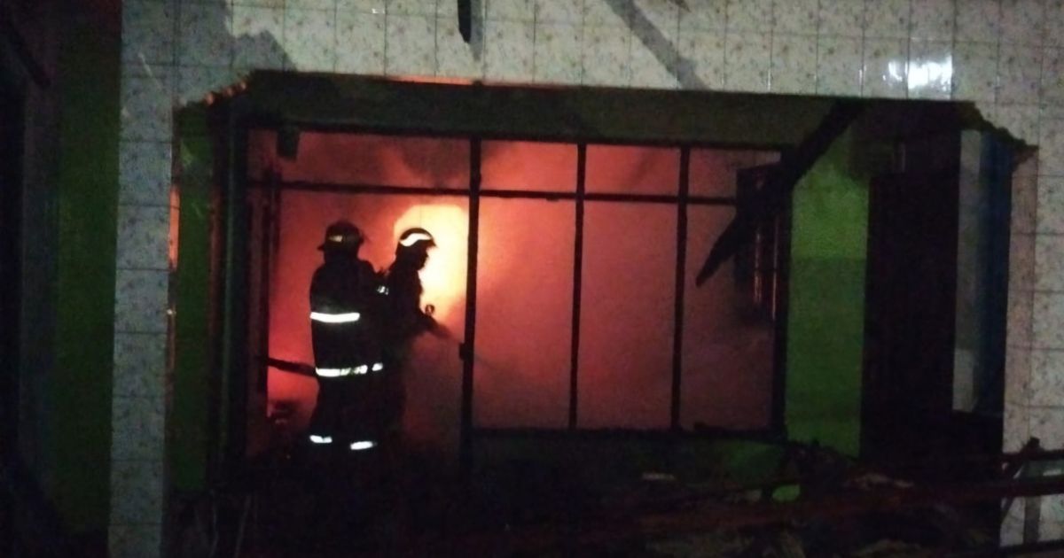 Risiko Fatal Pengisian Daya: Ledakan Ponsel Hanguskan Rumah di Gunung Sindur Bogor