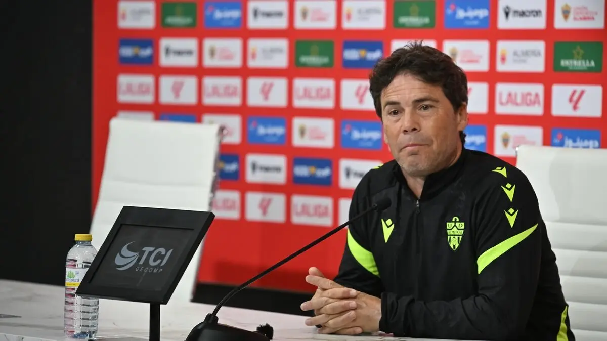 Pelatih Almería Soroti Dampak Jeda Internasional terhadap Keadilan Kompetisi Segunda División