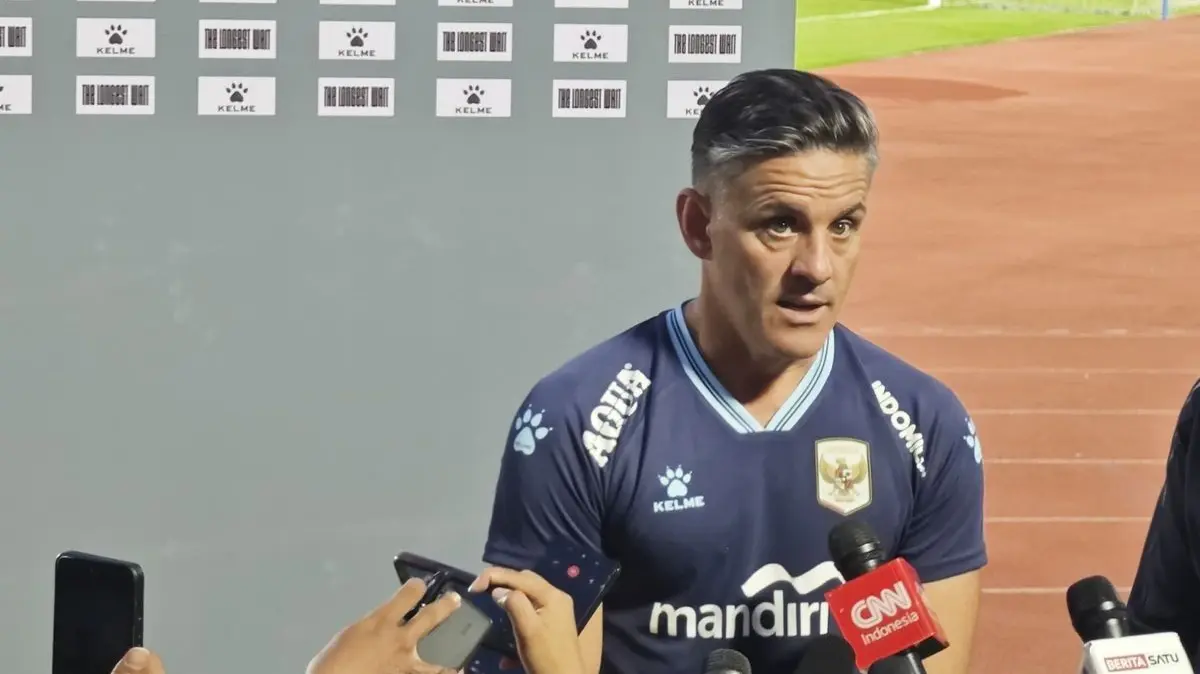 John Herdman berbicara dengan wartawan di sela-sela sesi latihan Timnas Indonesia di Stadion Madya, Jakarta, Minggu (29/3/2026), jelang laga FIFA Series 2026 melawan Bulgaria.([KOMPAS.com/Pratama](https://KOMPAS.com/Pratama) Yudha)