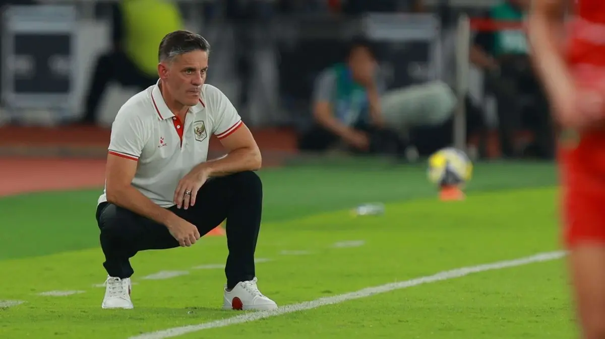 Pelatih Timnas Indonesia John Herdman mengamati permainan anak asuhnya saat laga pertandingan FIFA Series 2026 antara Indonesia vs Saint Kitts and Nevis di Stadion Gelora Bung Karno, Jakarta, Jumat (27/3/2026).([KOMPAS.com/ANTONIUS](https://www.google.com/search?q=https://KOMPAS.com/ANTONIUS) ADITYA MAHENDRA)