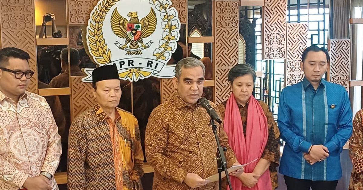 Ketua MPR RI Ahmad Muzani saat konferensi pers bersama Pimpinan MPR dan Sekjen MPR RI pada Selasa, 31 Maret 2026 di Kompleks Parlemen, Jakarta. (Foto KOMPAS.com/Tria Sutrisna)
