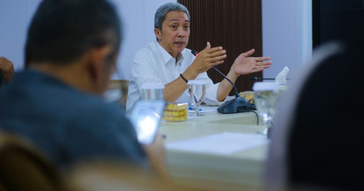 Wali Kota Bogor Dedie A. Rachim saat membahas WFH. Foto : Humas