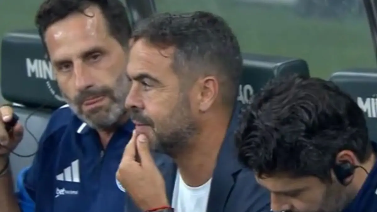 Debut Artur Jorge diwarnai Peluncuran Jersey Kiper Hijau Anyar Cruzeiro