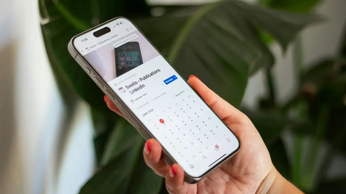 HP cek bansos (Foto: Mureks)