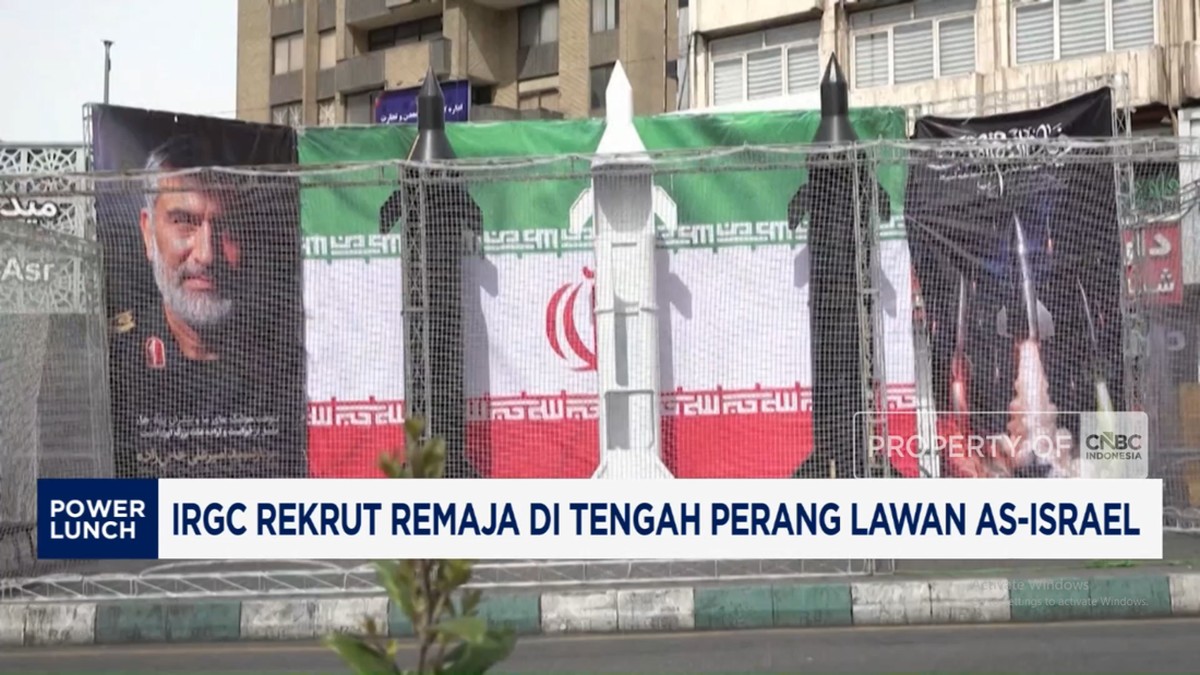 IRGC Ambil Langkah Kontroversial: Batas Usia Rekrutmen Baru Dipangkas di Tengah Eskalasi Regional