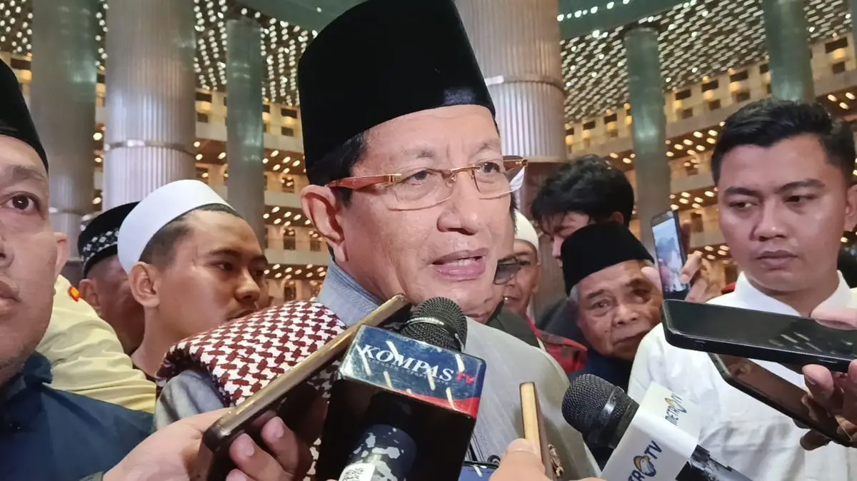 Menteri Agama sekaligus Imam Besar Masjid Istiqlal, Nasaruddin Umar saat memberikan keterangan di Aula Utama Masjid Istiqlal, Jakarta, Jumat (20/3/2026). (Shela Octavia)