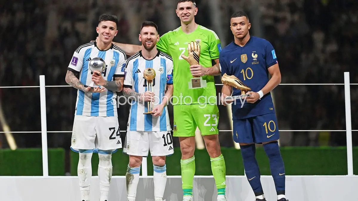 Dari Penggemar Jadi Rekan Setim: Kisah Enzo Fernandez Mengidolakan Lionel Messi Sejak Remaja