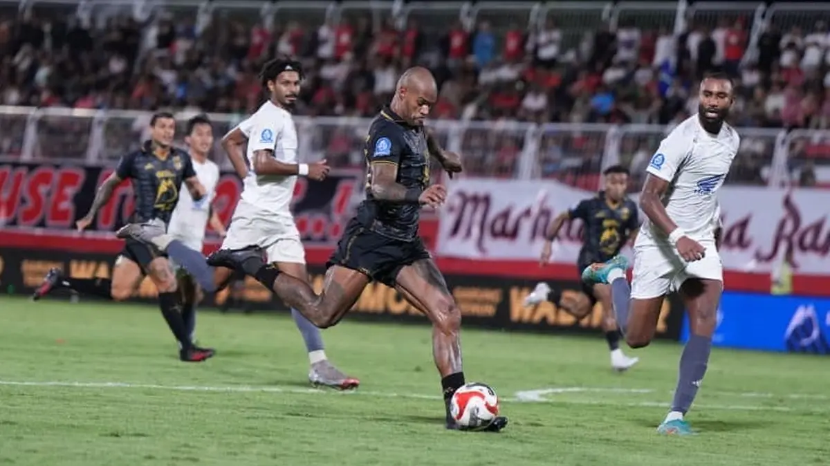 Duel Krusial di Kanjuruhan: Malut United Waspada Hadapi Arema FC Tanpa Pemain Kunci