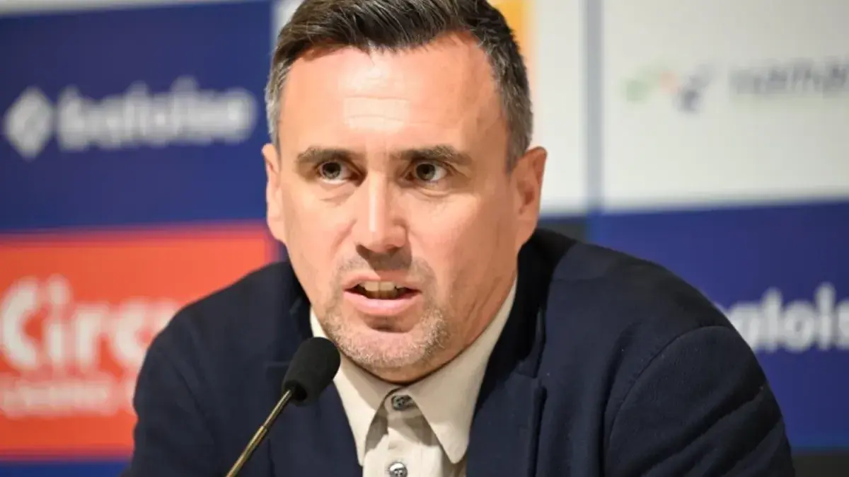 Ujian Berat KRC Genk: Menimbang Risiko Kiper Muda di Tengah Persaingan Play-offs Eropa