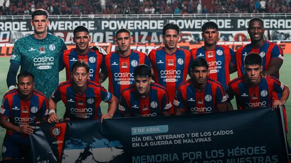 © Liga AFA. Para pemain sepak bola San Lorenzo saat menghadapi Estudiantes de La Plata.