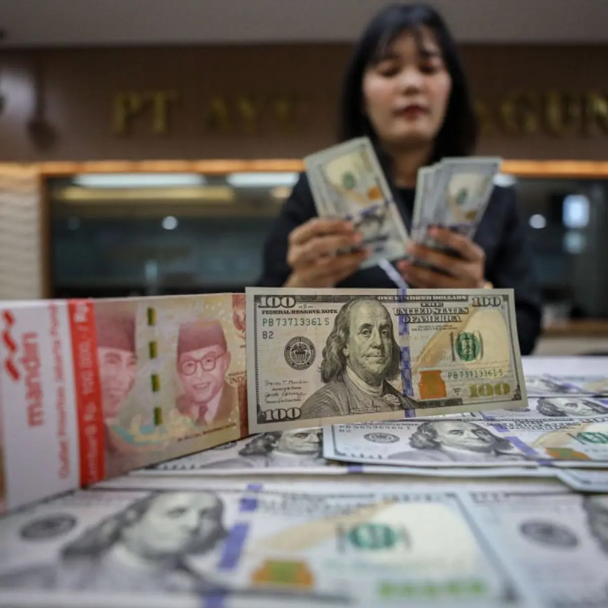 Dinamika Rupiah di Level Rp17.181: Tekanan Global dan Beban Utang Jadi Sorotan Utama