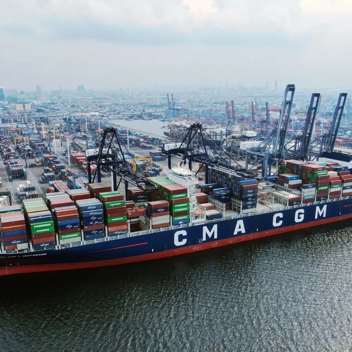 Ilustrasi kegiatan bongkar muat di Jakarta International Container Terminal (JICT).(DOK. Humas Pelindo)
