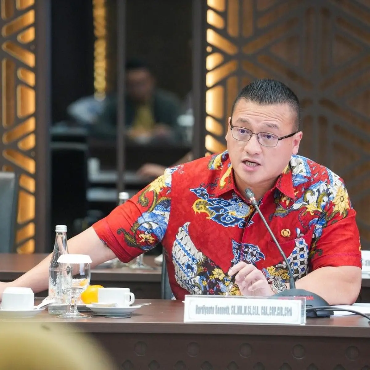 Anggota DPRD DKI Jakarta, Hardiyanto Kenneth Menyampaikan Pendapatnya Pada Saat Rapat Komisi di Gedung DPRD DKI Jakarta, Kebon Sirih Jakpus. Foto. Dok: DPRD DKI.