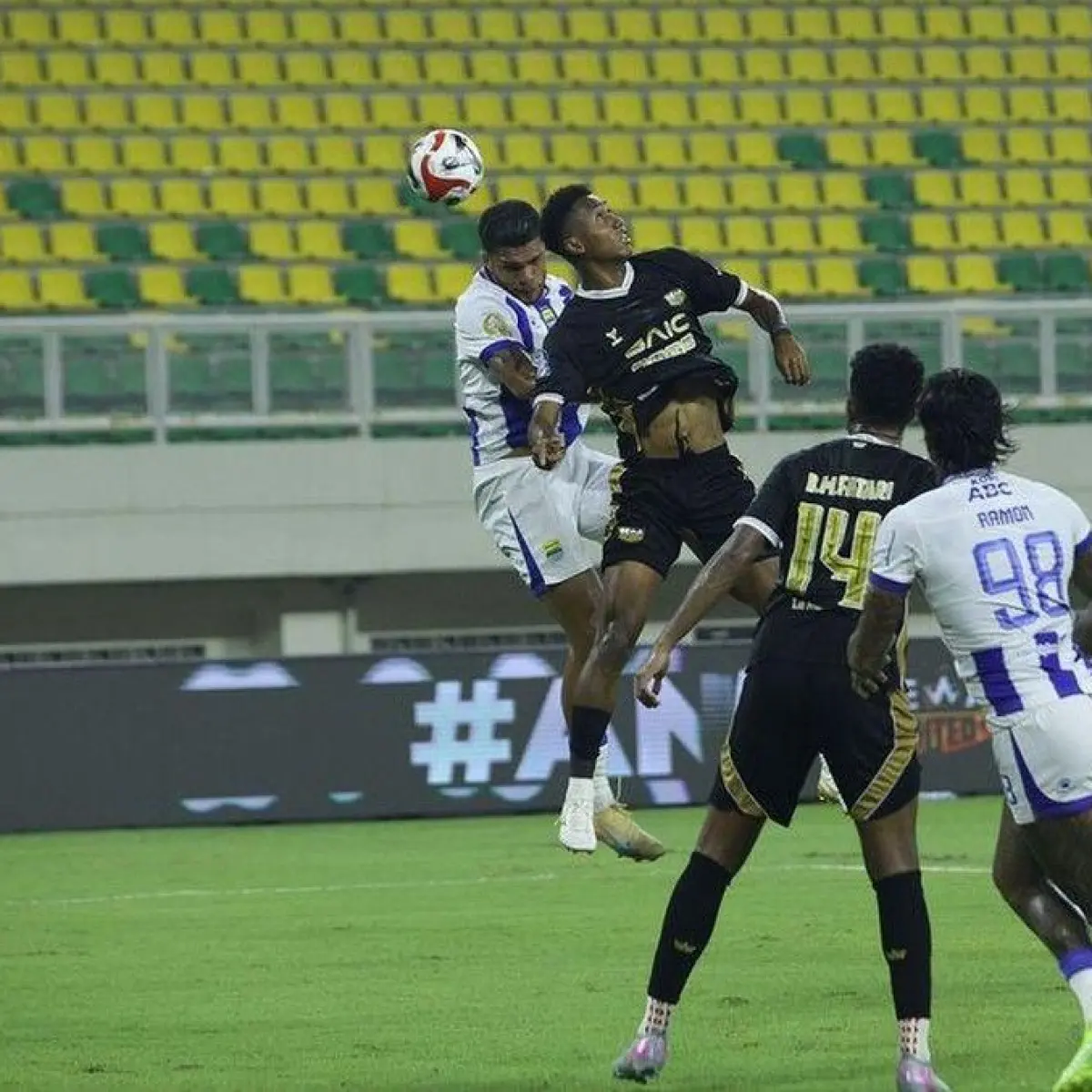 Komite Wasit PSSI Akhirnya Buka Suara Soal Kontroversi Dua Gol Dewa United ke Gawang Persib