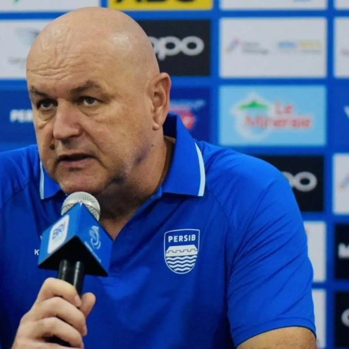 Dominasi Tanpa Gol: Persib Bandung Tertahan Imbang oleh Taktik Parkir Bus Arema FC di GBLA