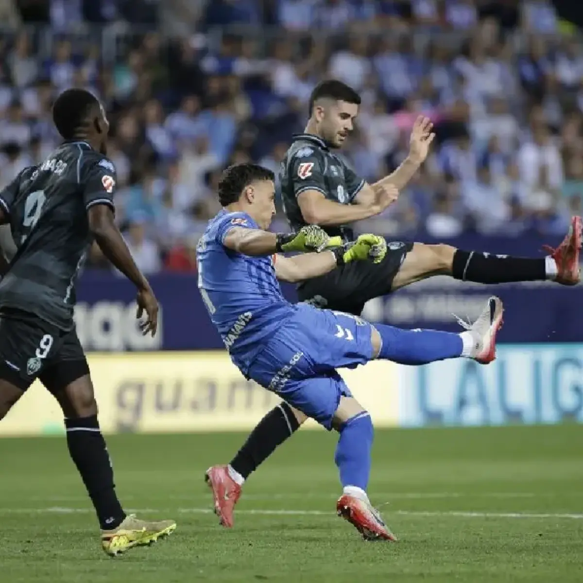 Ilustrasi: Drama Empat Gol di La Rosaleda: Duel Sengit Málaga Kontra Castellón Berakhir Imbang