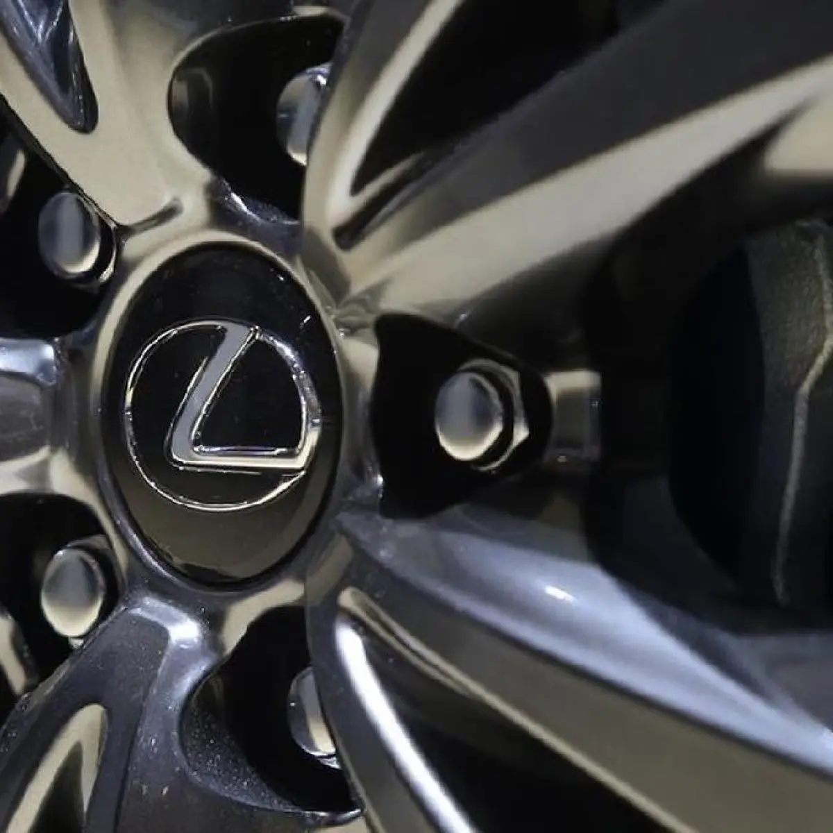 Ilustrasi mobil Lexus. Foto: Ari Saputra