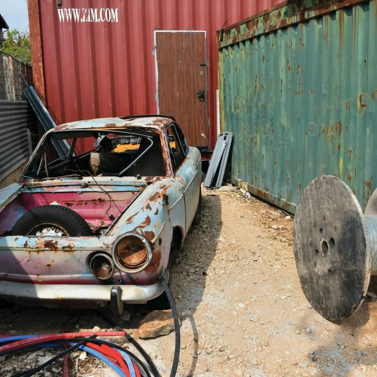 ilustrasi transmisi mobil pikap bongkar mesin bengkel (Foto: Unsplash)