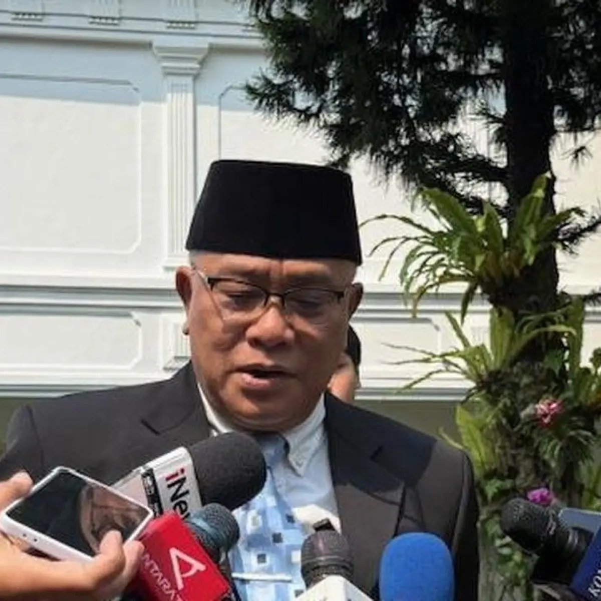 Foto: Jumhur Hidayat di Istana (Eva/detikcom)