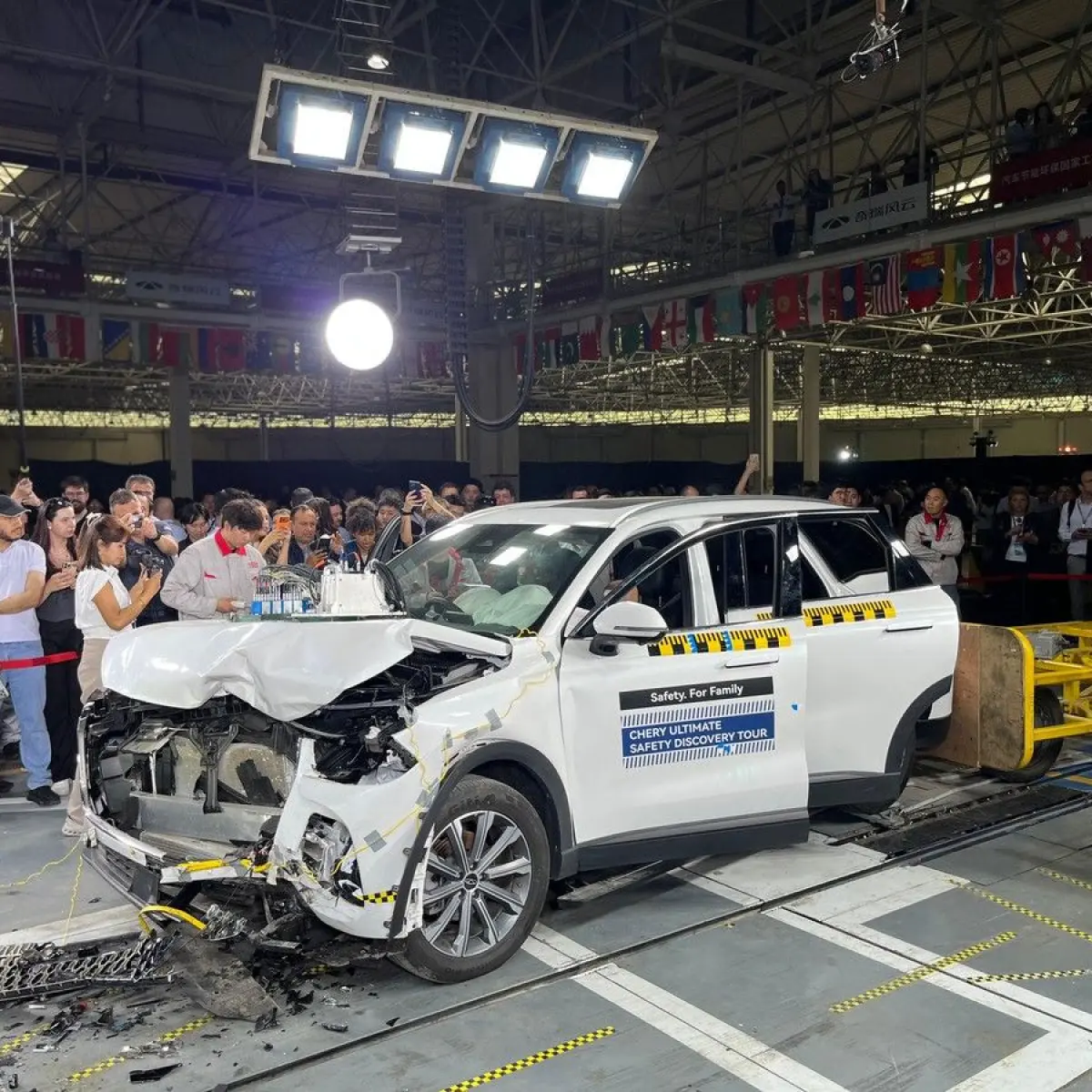 Uji tabrak mobil Chery di fasilitas Chery Longshan Crash Test Center, Wuhu, Anhui, China. Foto: Luthfi Anshori/detikOto