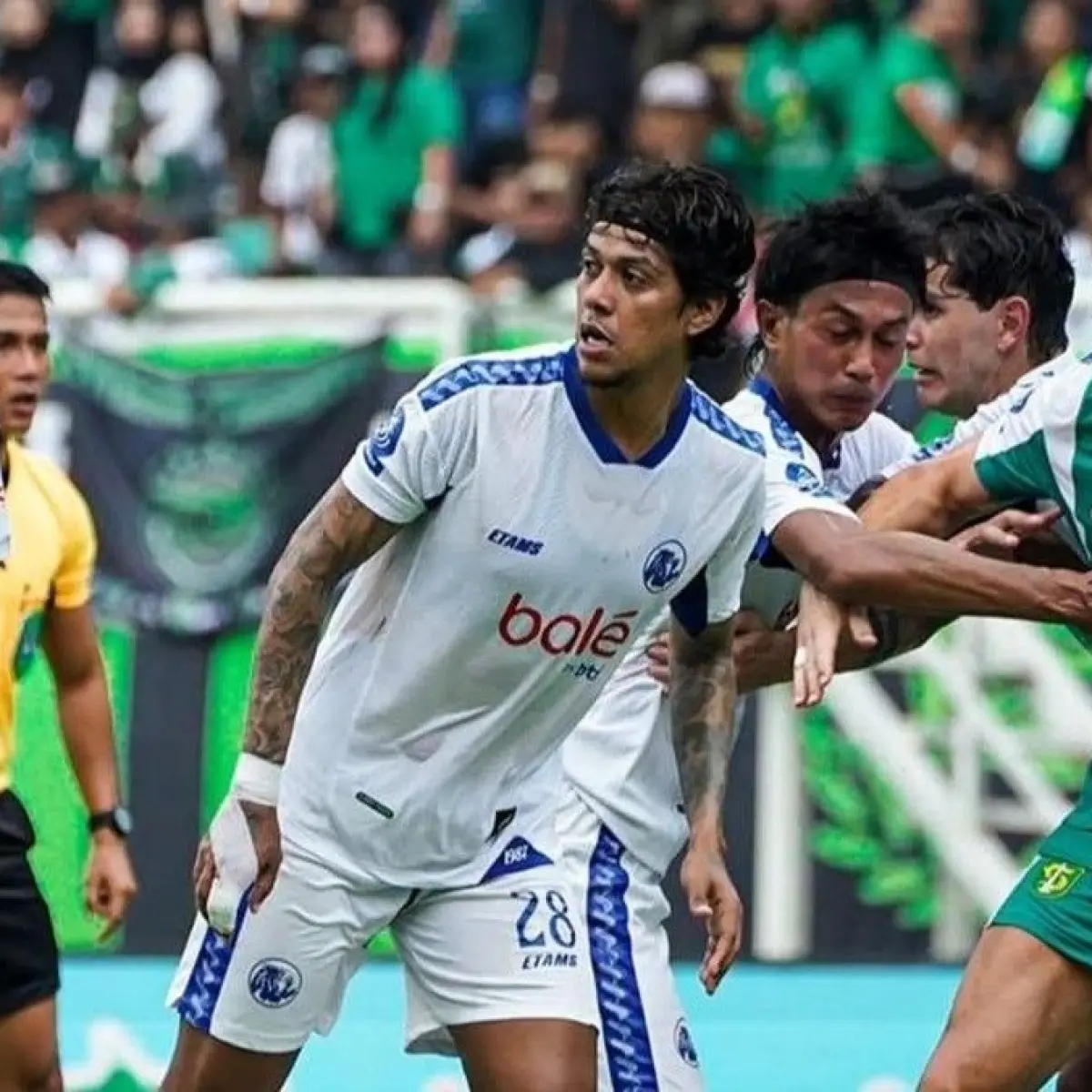 Duel Persebaya vs Arema FC pada putaran pertama musim ini (Foto: Dok Arema FC)